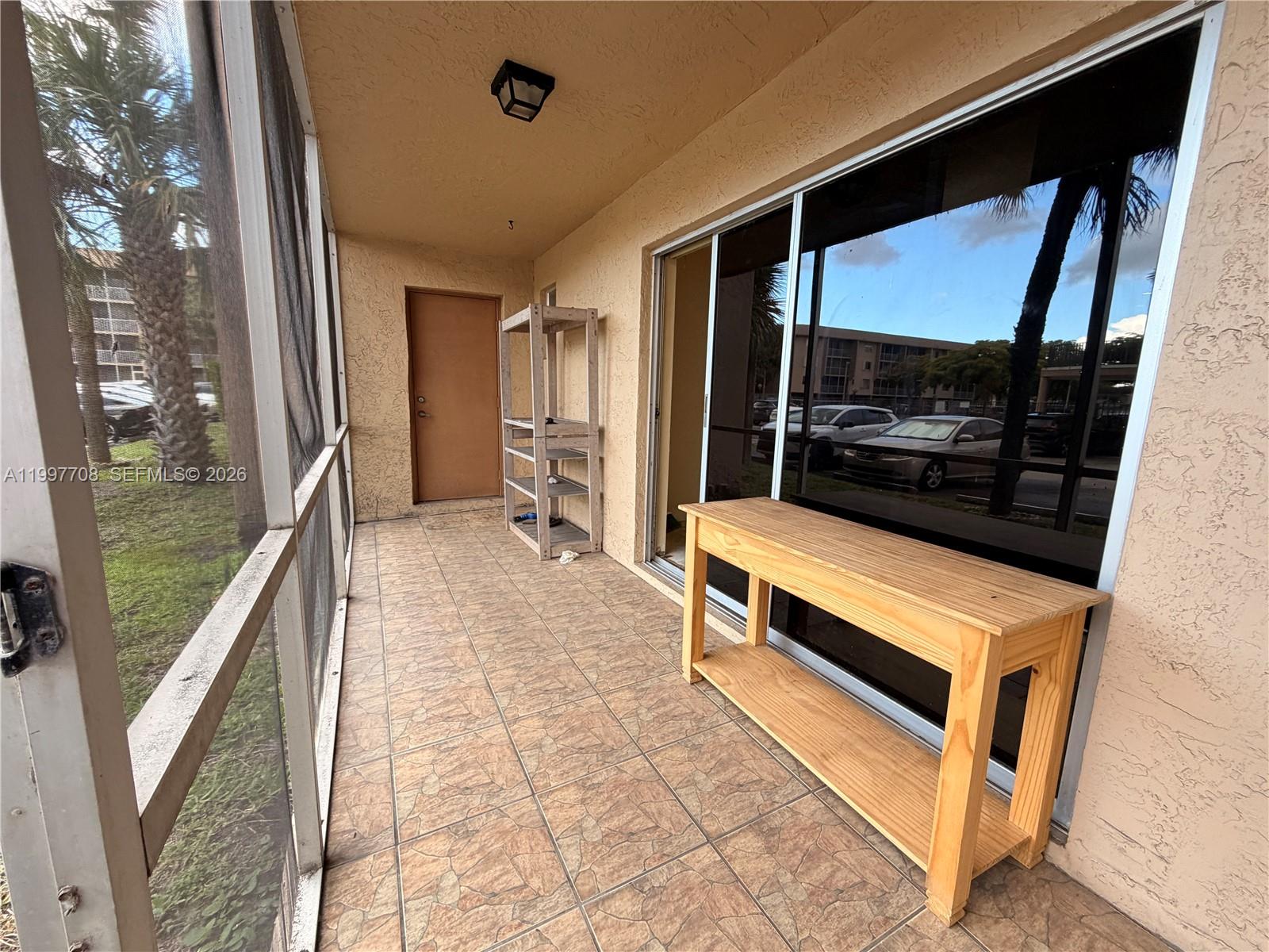 COUNTRY LANE CONDO #1 - Residential