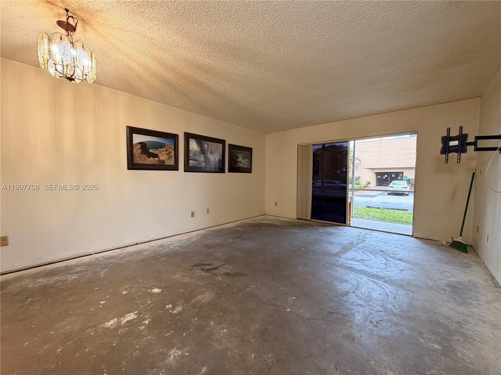 COUNTRY LANE CONDO #1 - Residential