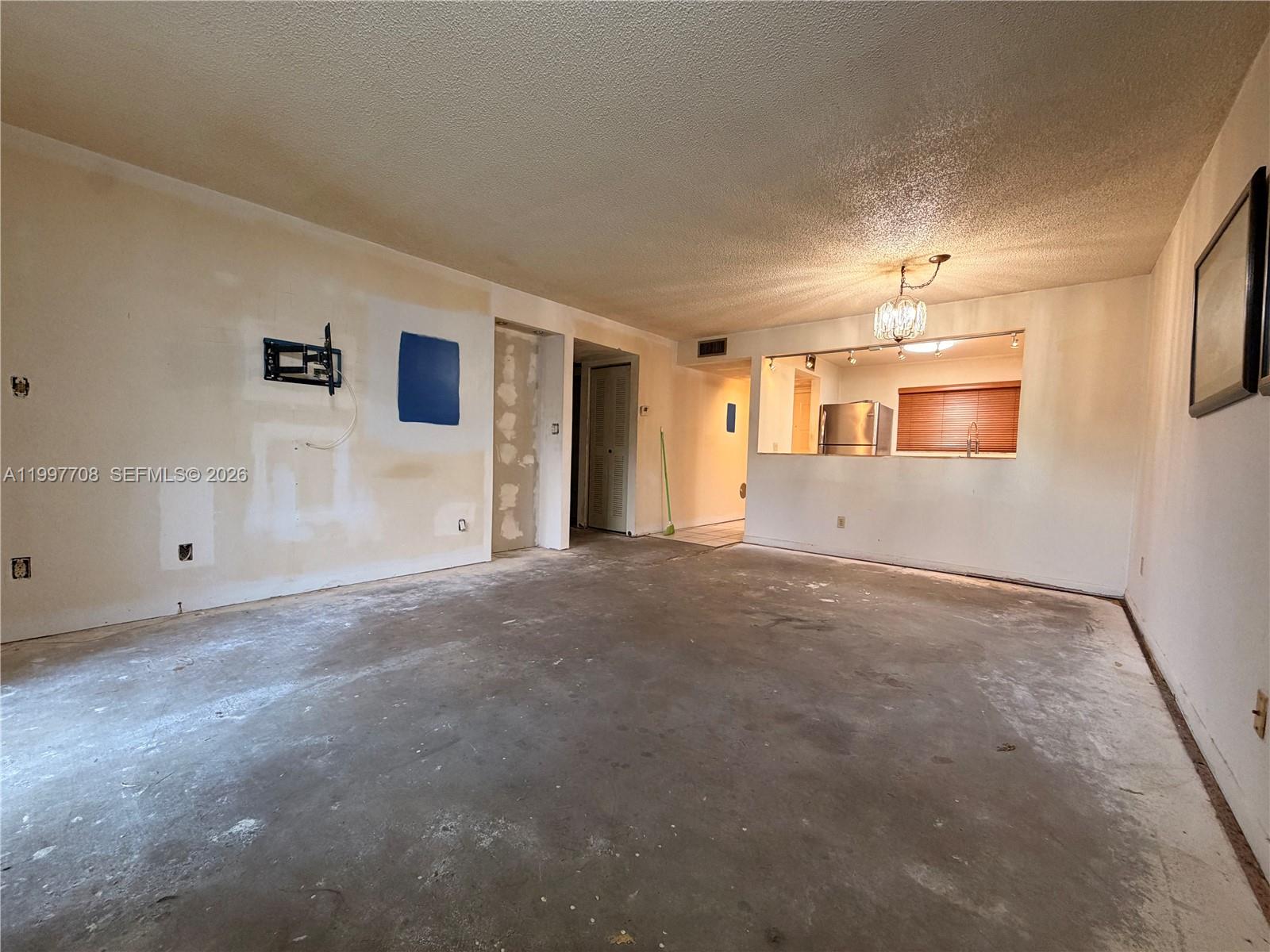 COUNTRY LANE CONDO #1 - Residential