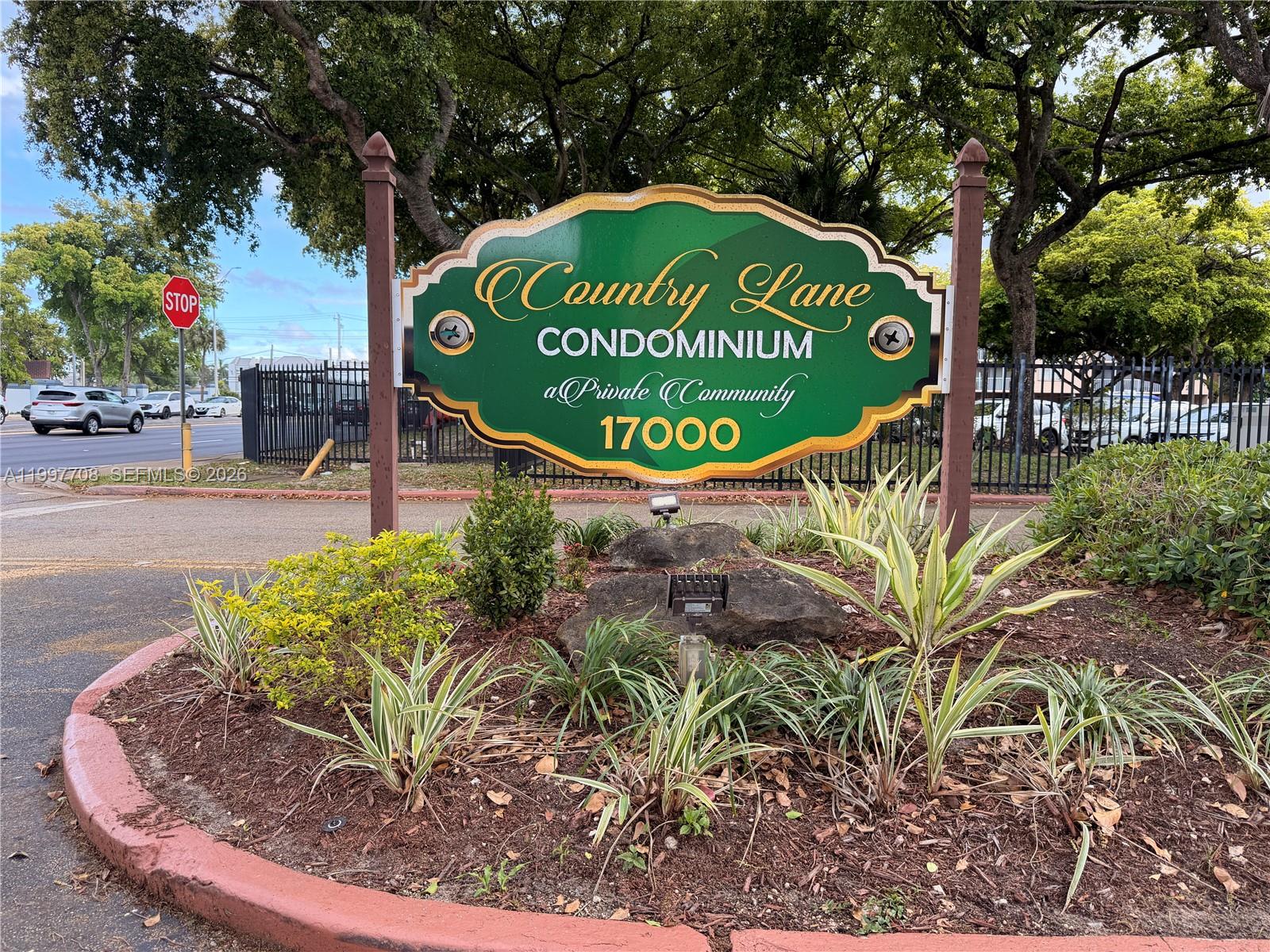 COUNTRY LANE CONDO #1 - Residential