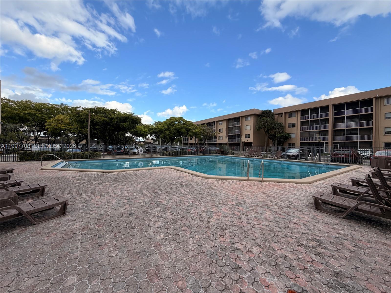 COUNTRY LANE CONDO #1 - Residential