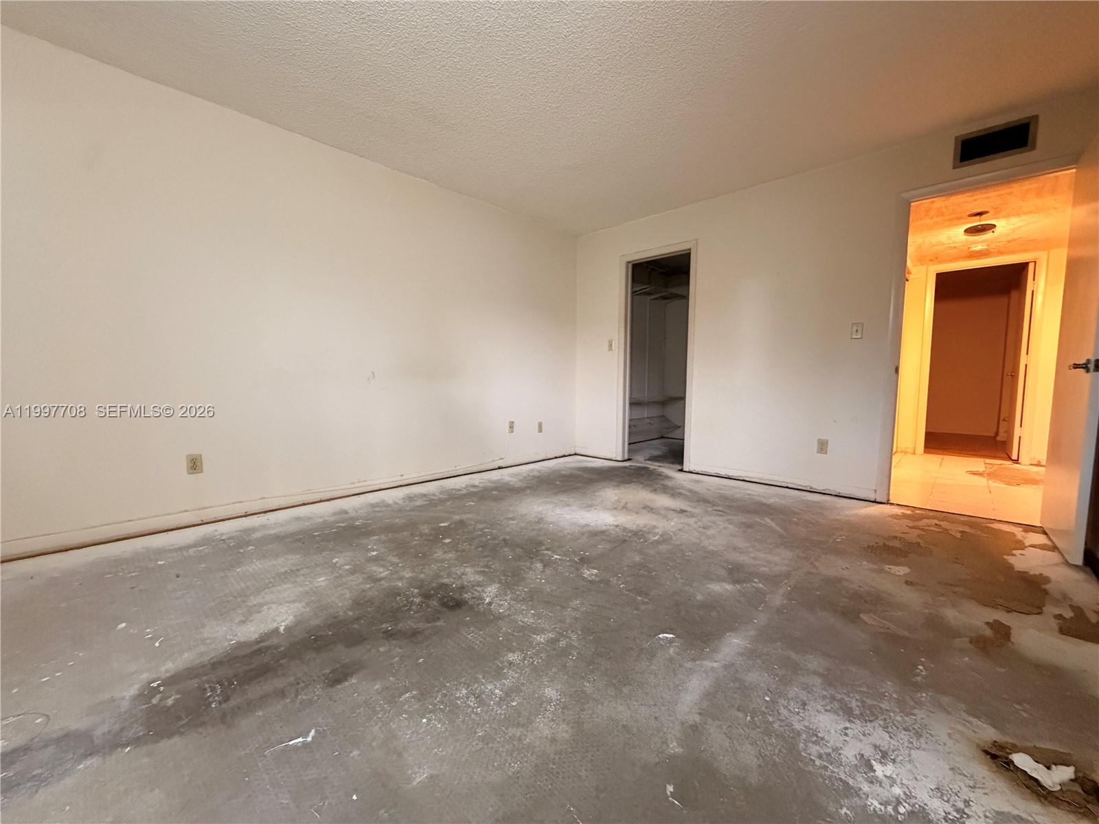 COUNTRY LANE CONDO #1 - Residential