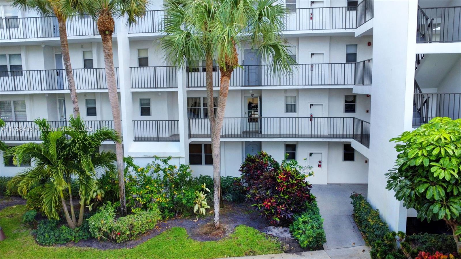 POINCIANA PLACE CONDO A,B - Residential