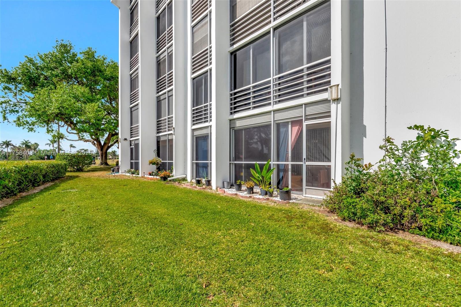 POINCIANA PLACE CONDO A,B - Residential
