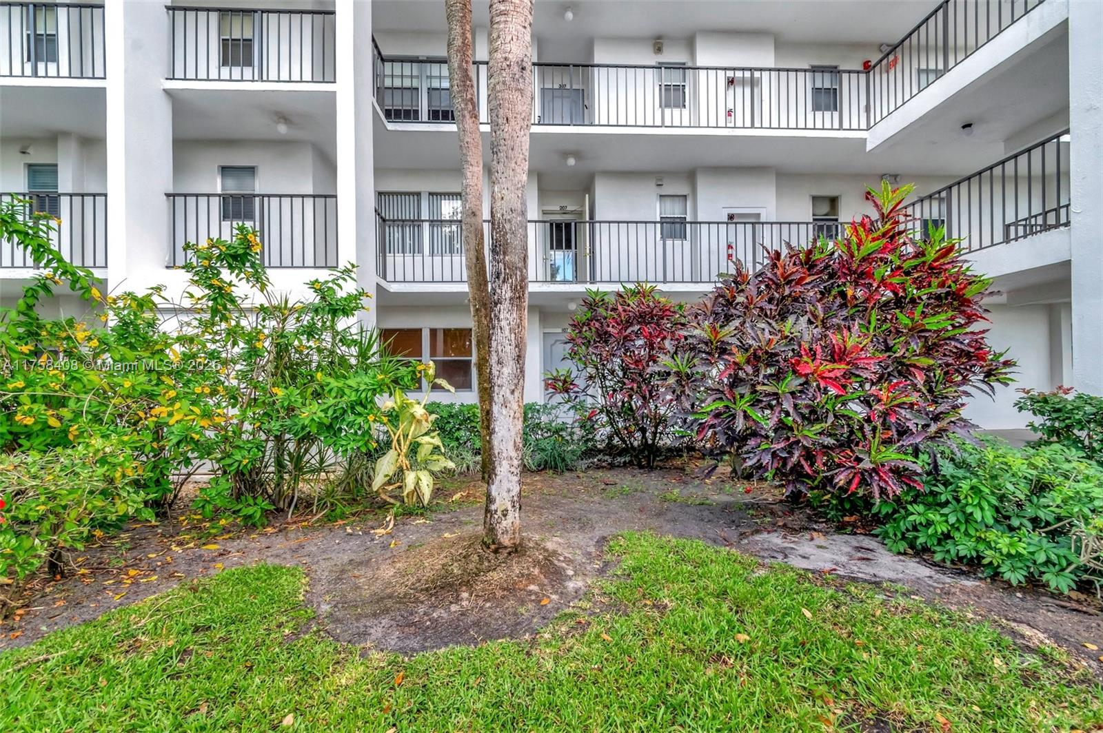 POINCIANA PLACE CONDO A,B - Residential