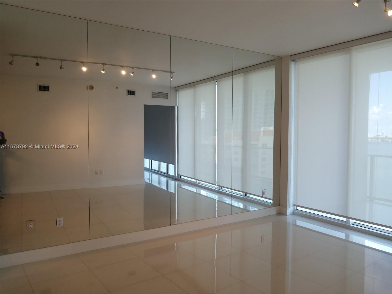 PARAMOUNT BAY CONDO - Residential