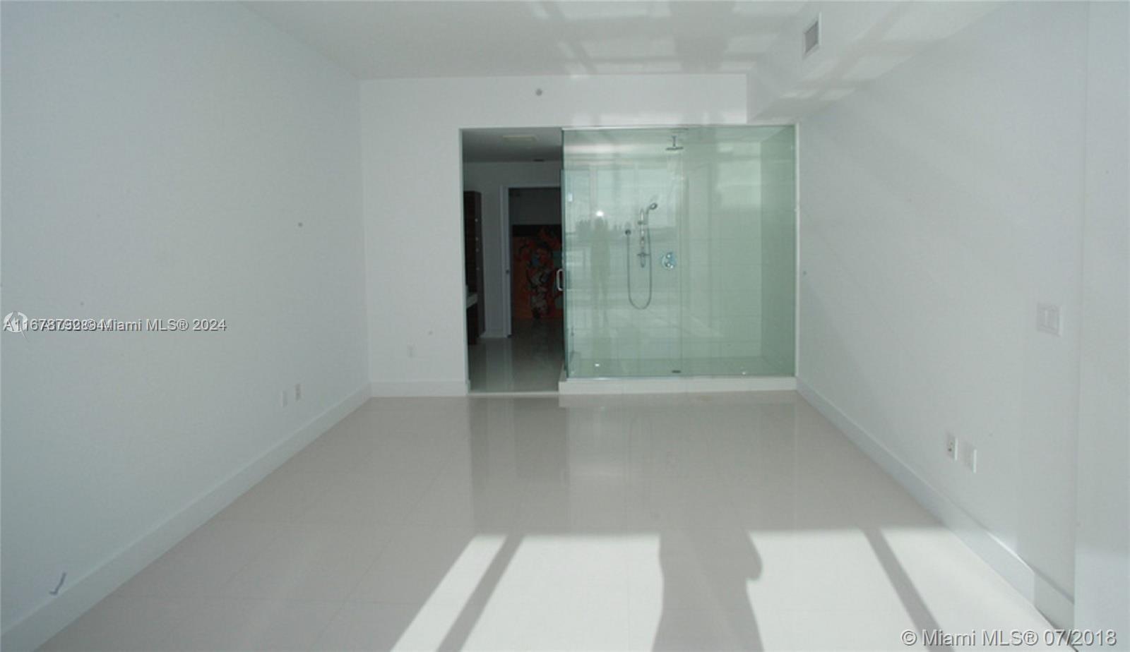 PARAMOUNT BAY CONDO - Residential