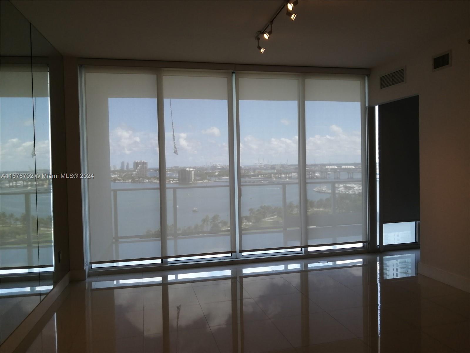 PARAMOUNT BAY CONDO - Residential