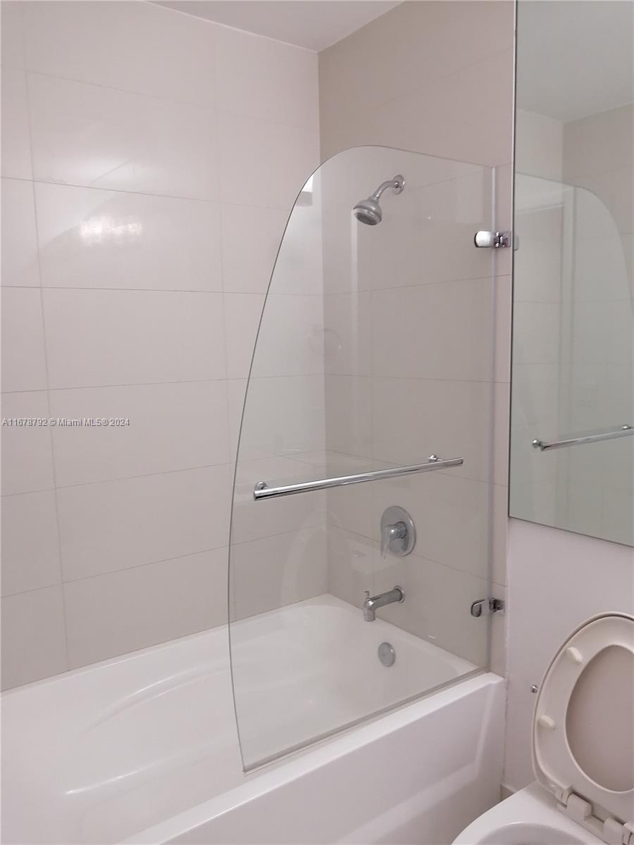 PARAMOUNT BAY CONDO - Residential