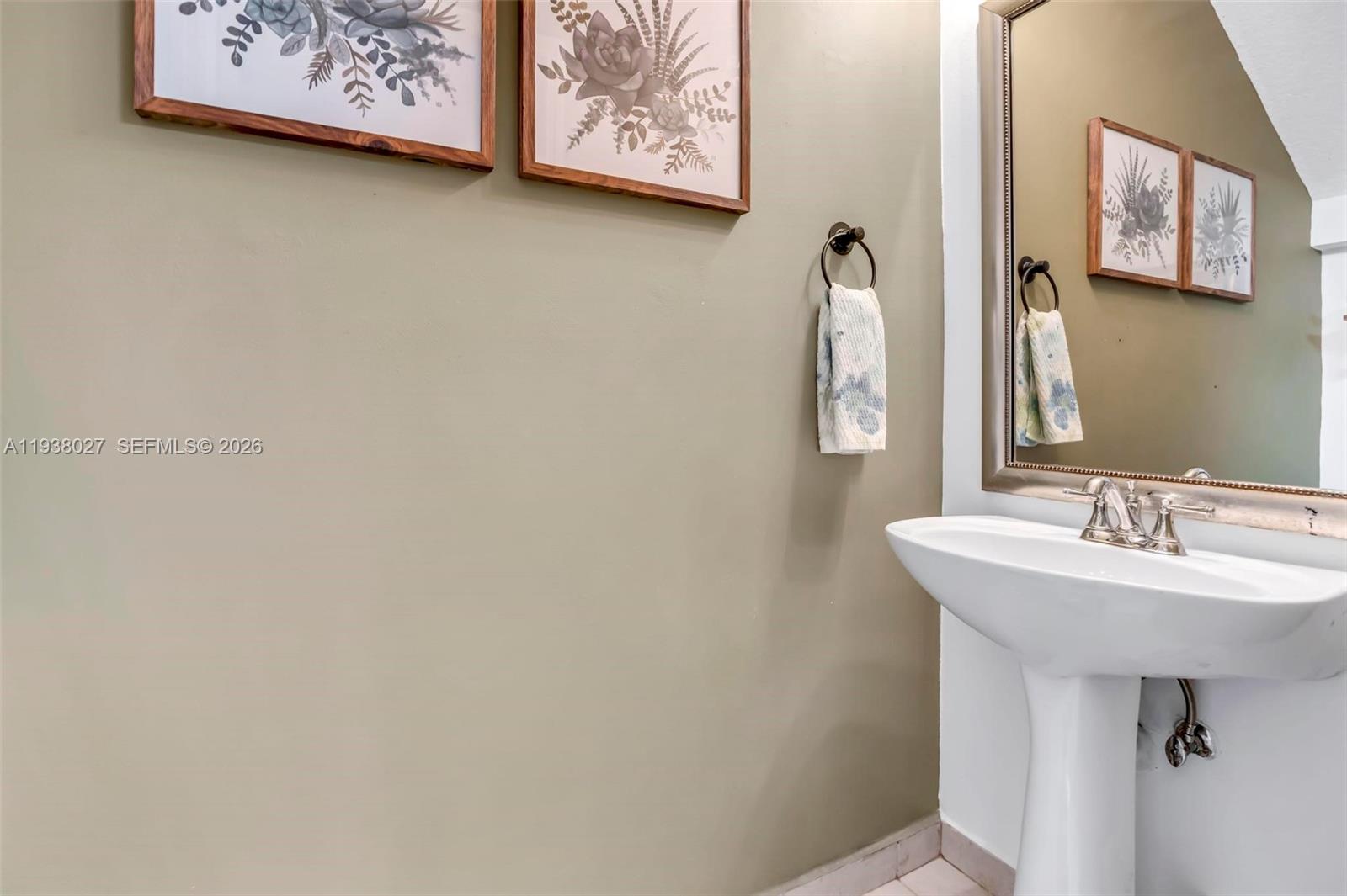 VILLAS AT HARBOR ISLES CO - Residential