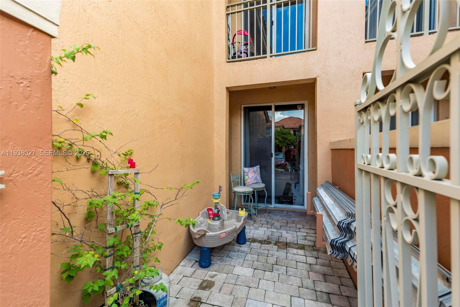 VILLAS AT HARBOR ISLES CO - Residential