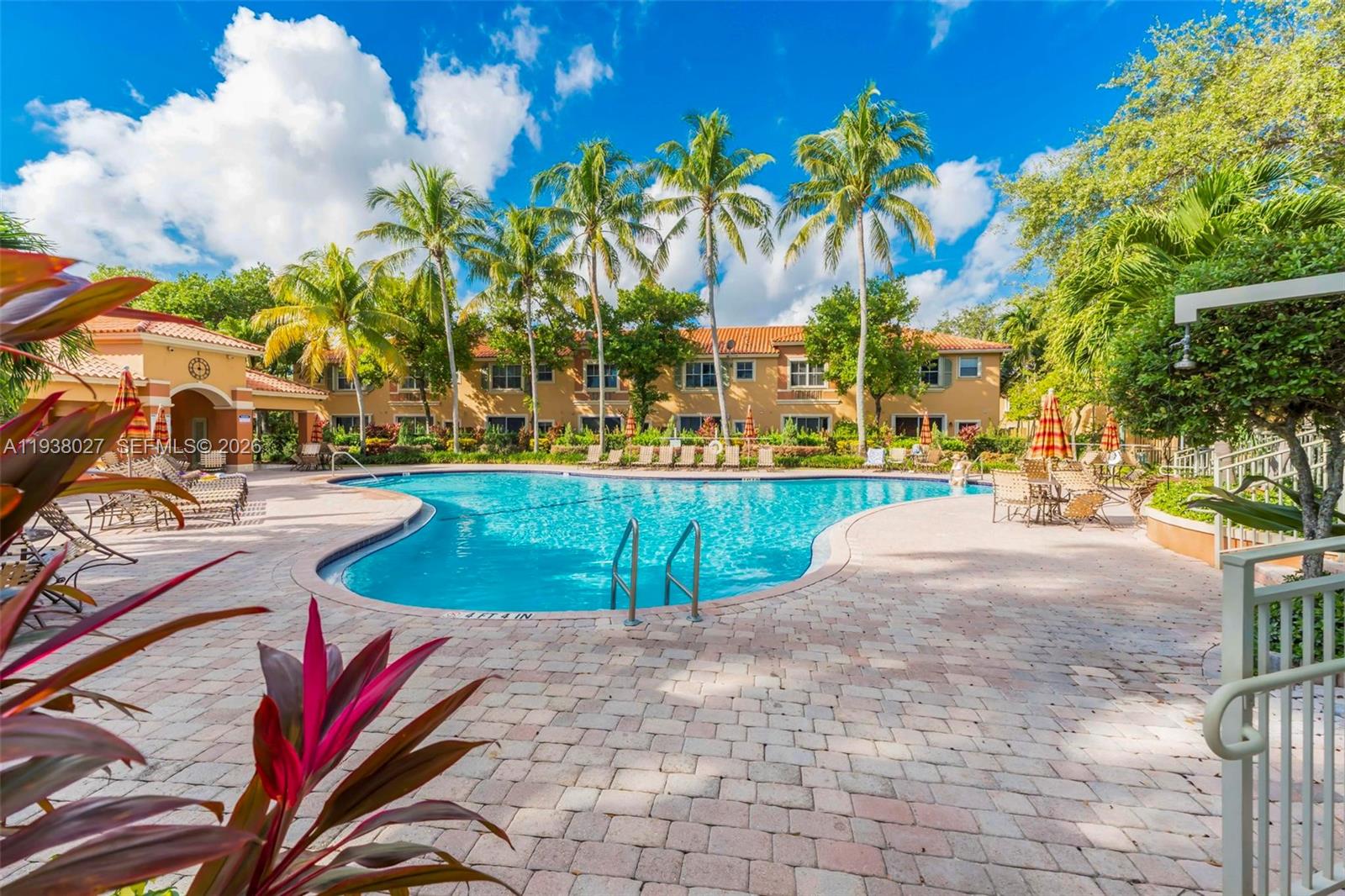 VILLAS AT HARBOR ISLES CO - Residential