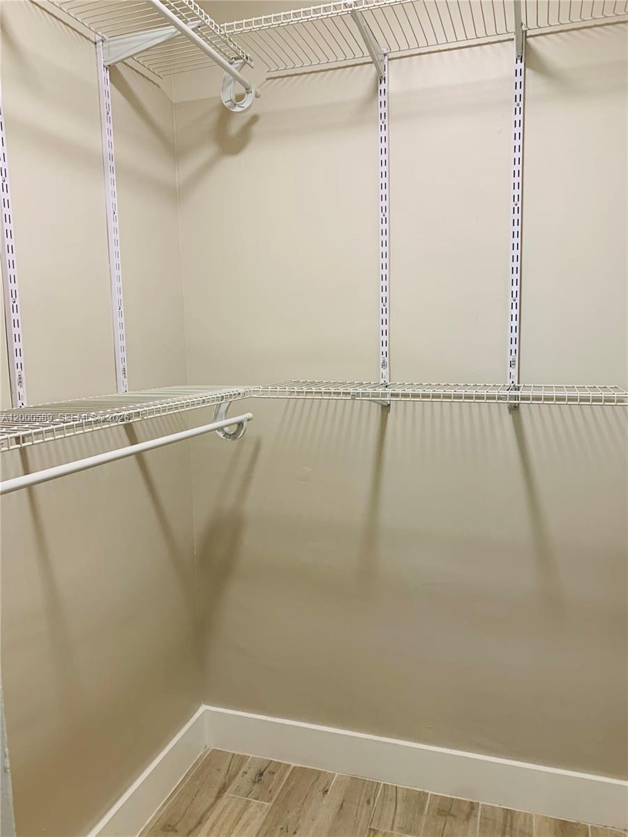 LENOX MANOR - Residential Lease