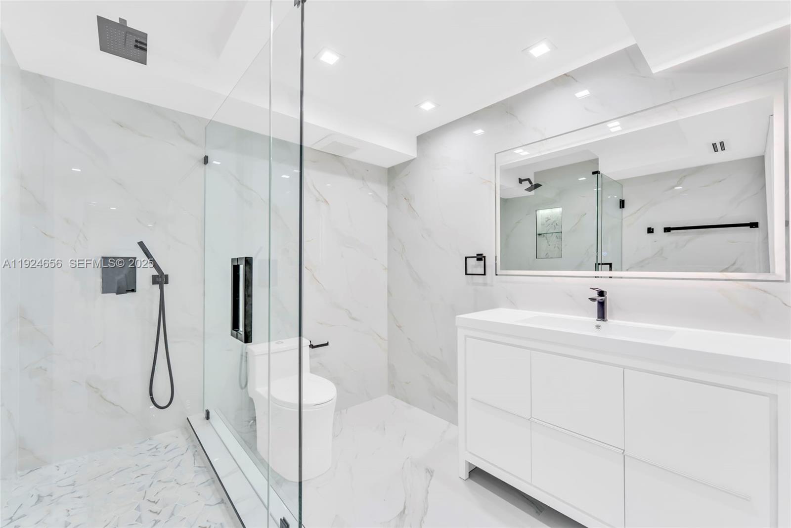 WINSTON TOWERS 200 CONDO - Residential