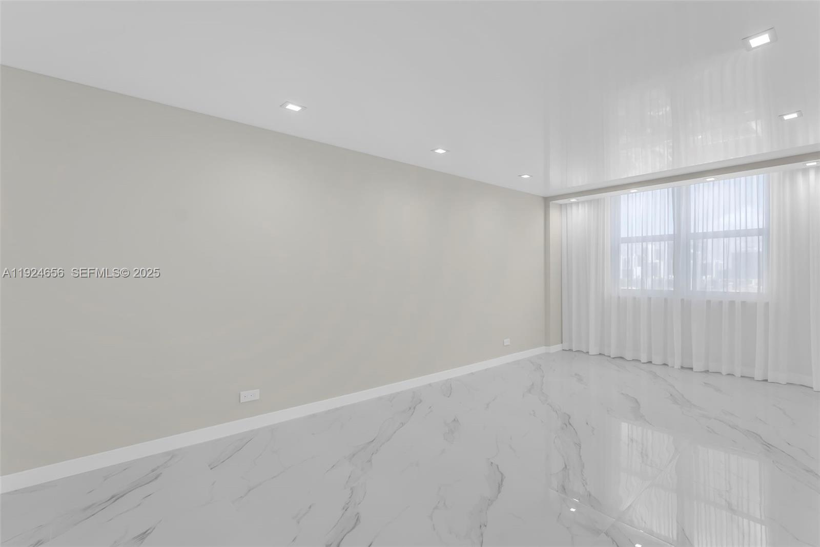 WINSTON TOWERS 200 CONDO - Residential