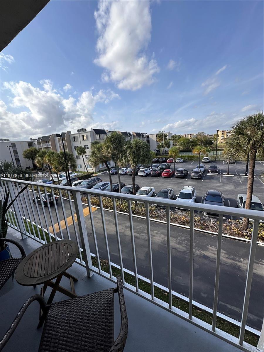 KINGS CREEK SO CONDO - Residential