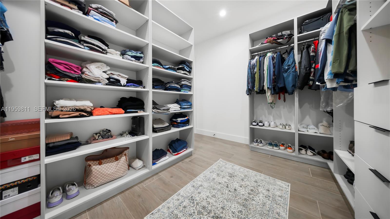 MIDDLE RIVER PARK - Residential