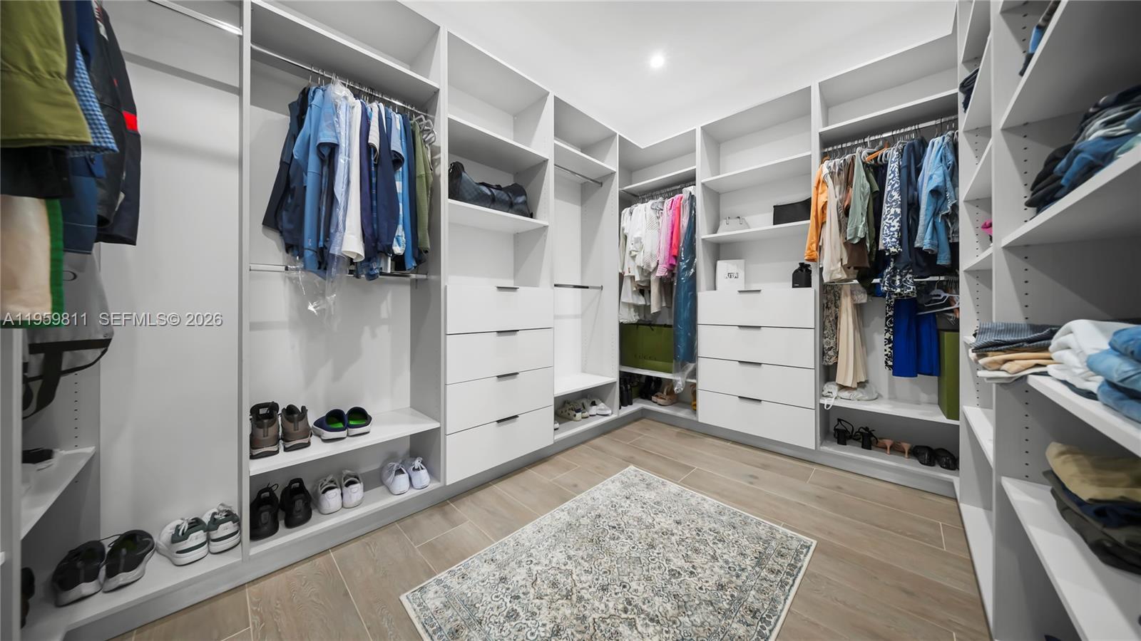 MIDDLE RIVER PARK - Residential