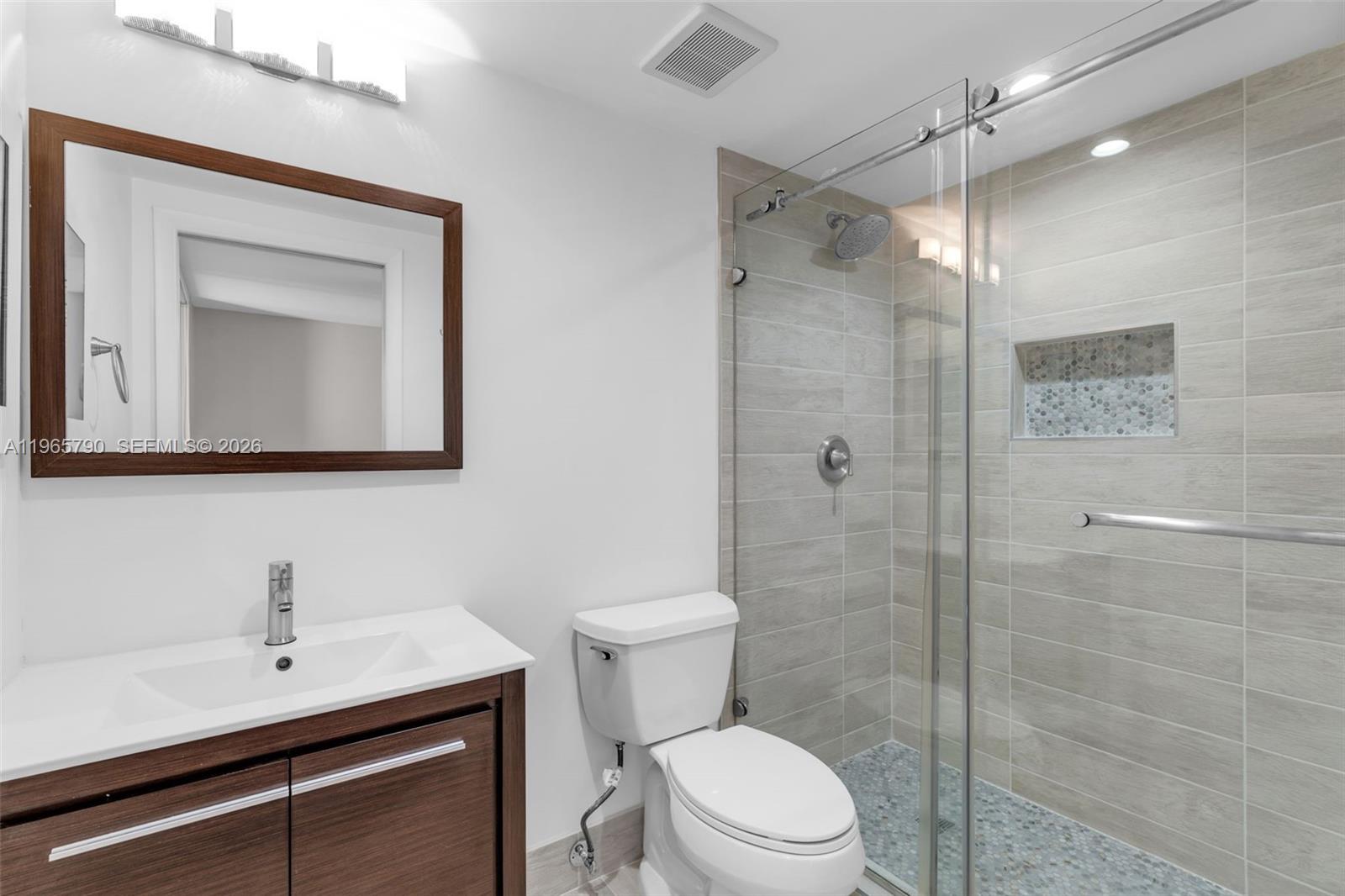 THE HORIZONS CONDO #3 - Residential