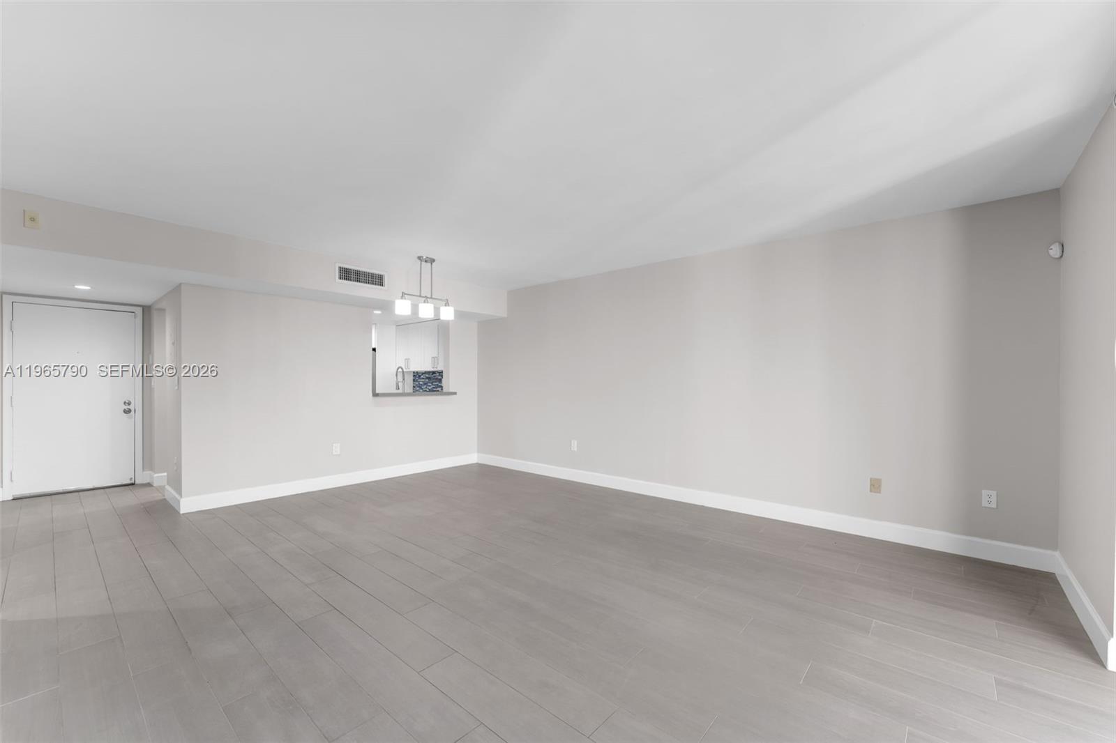 THE HORIZONS CONDO #3 - Residential