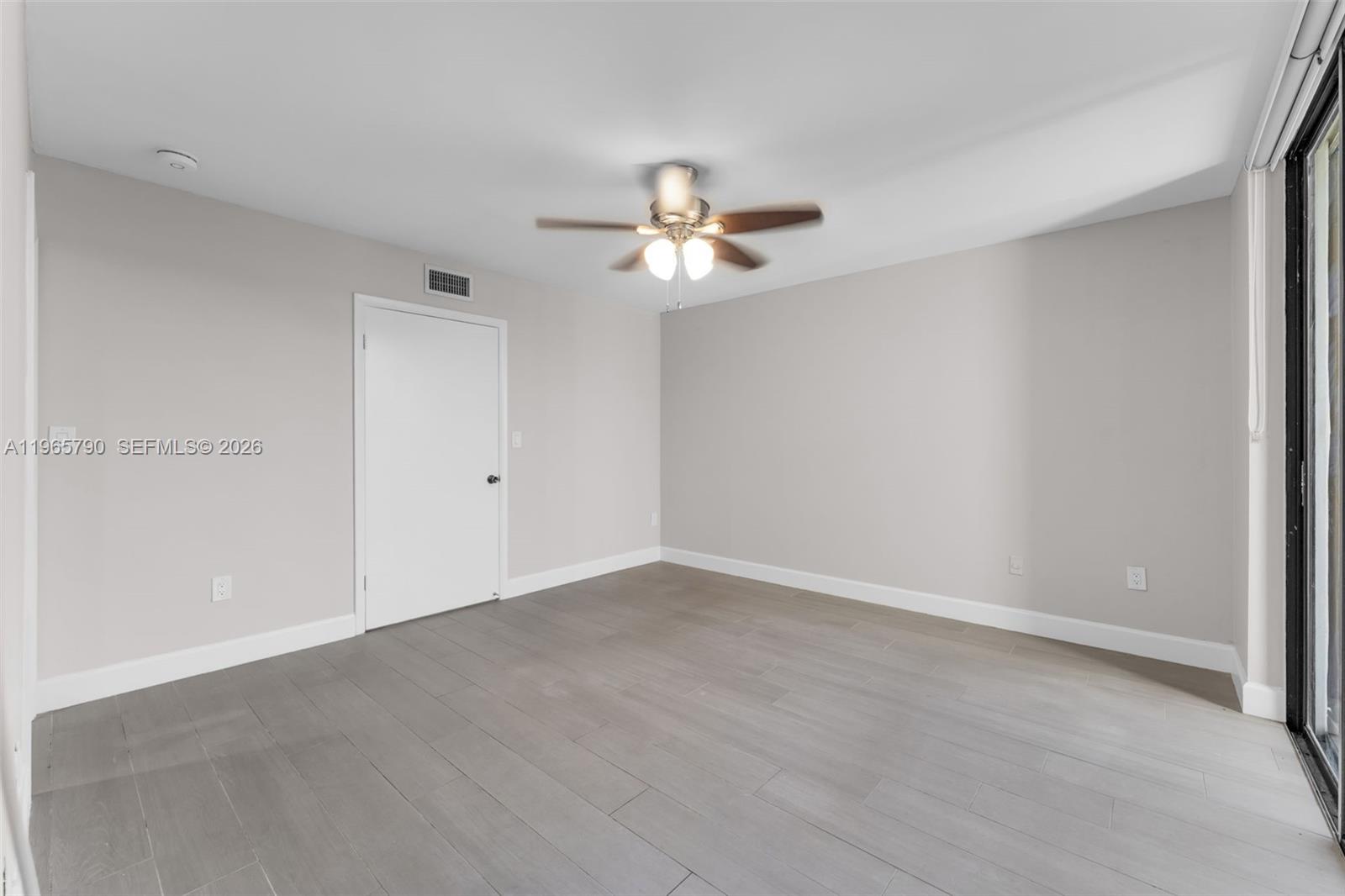 THE HORIZONS CONDO #3 - Residential