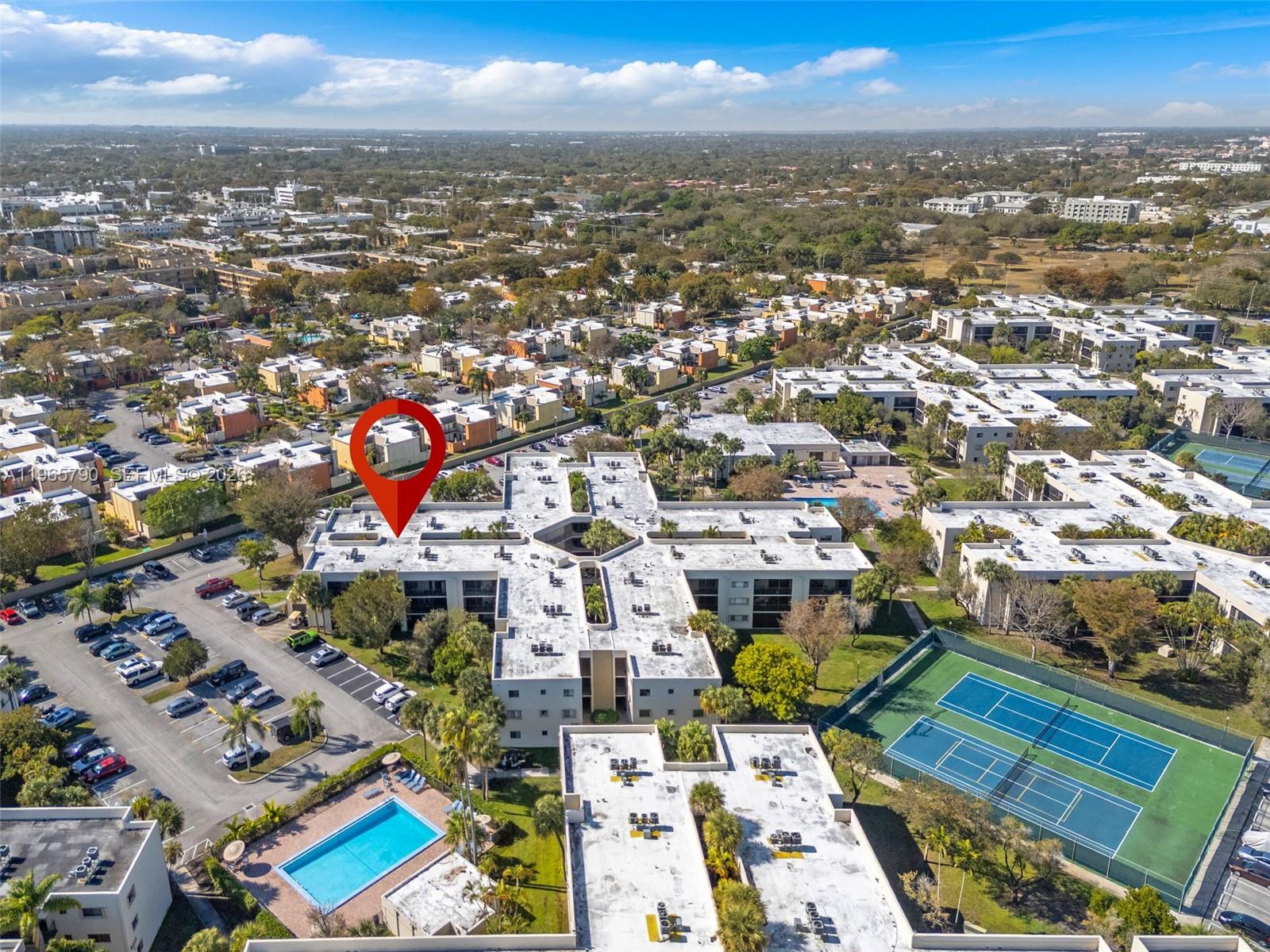 THE HORIZONS CONDO #3 - Residential