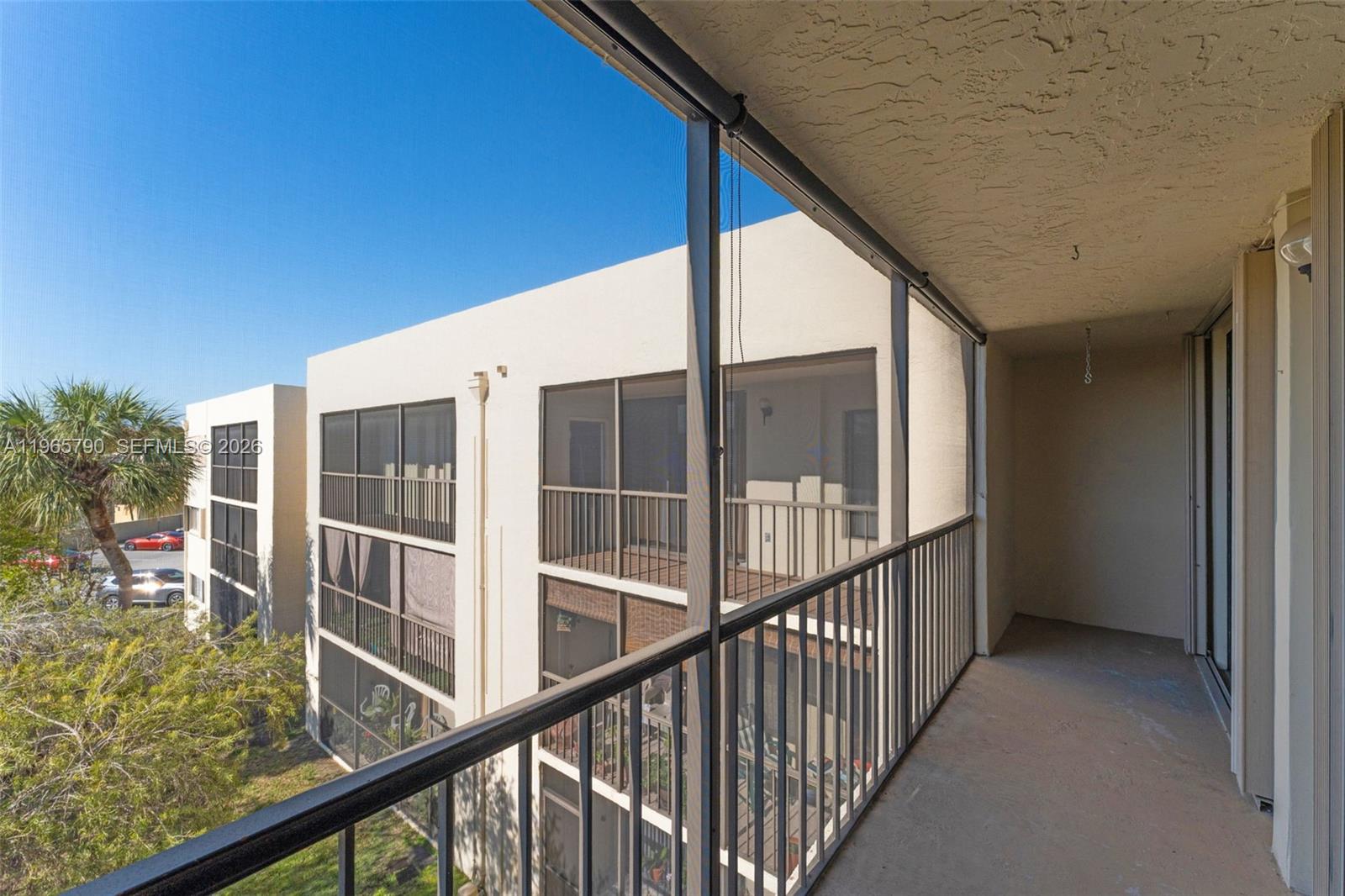 THE HORIZONS CONDO #3 - Residential