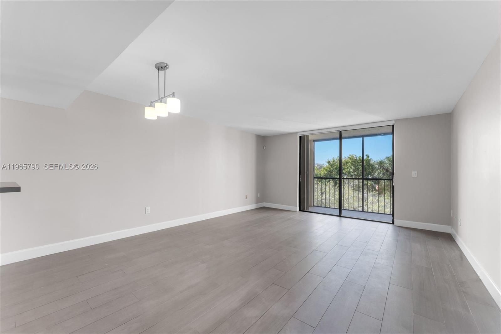 THE HORIZONS CONDO #3 - Residential