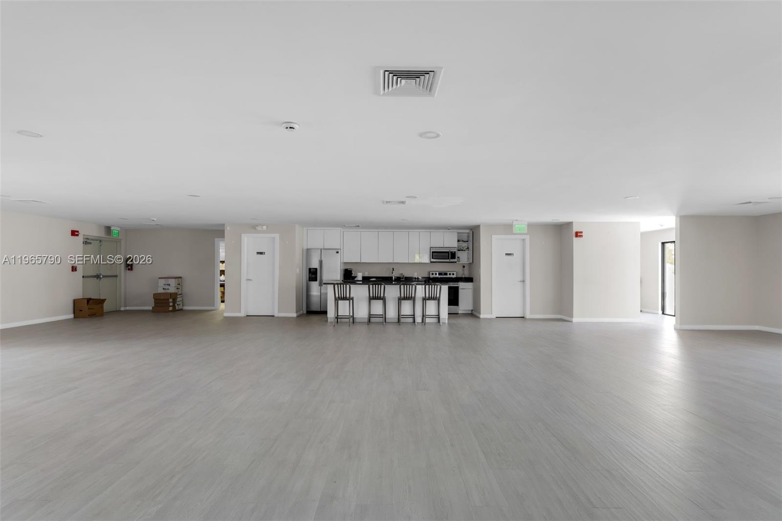 THE HORIZONS CONDO #3 - Residential