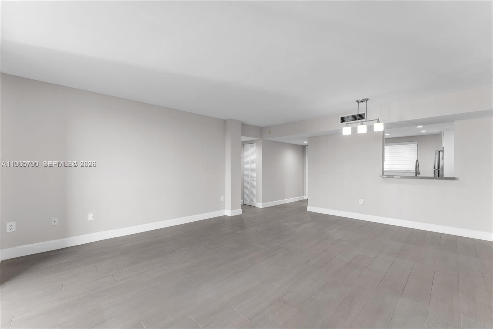 THE HORIZONS CONDO #3 - Residential