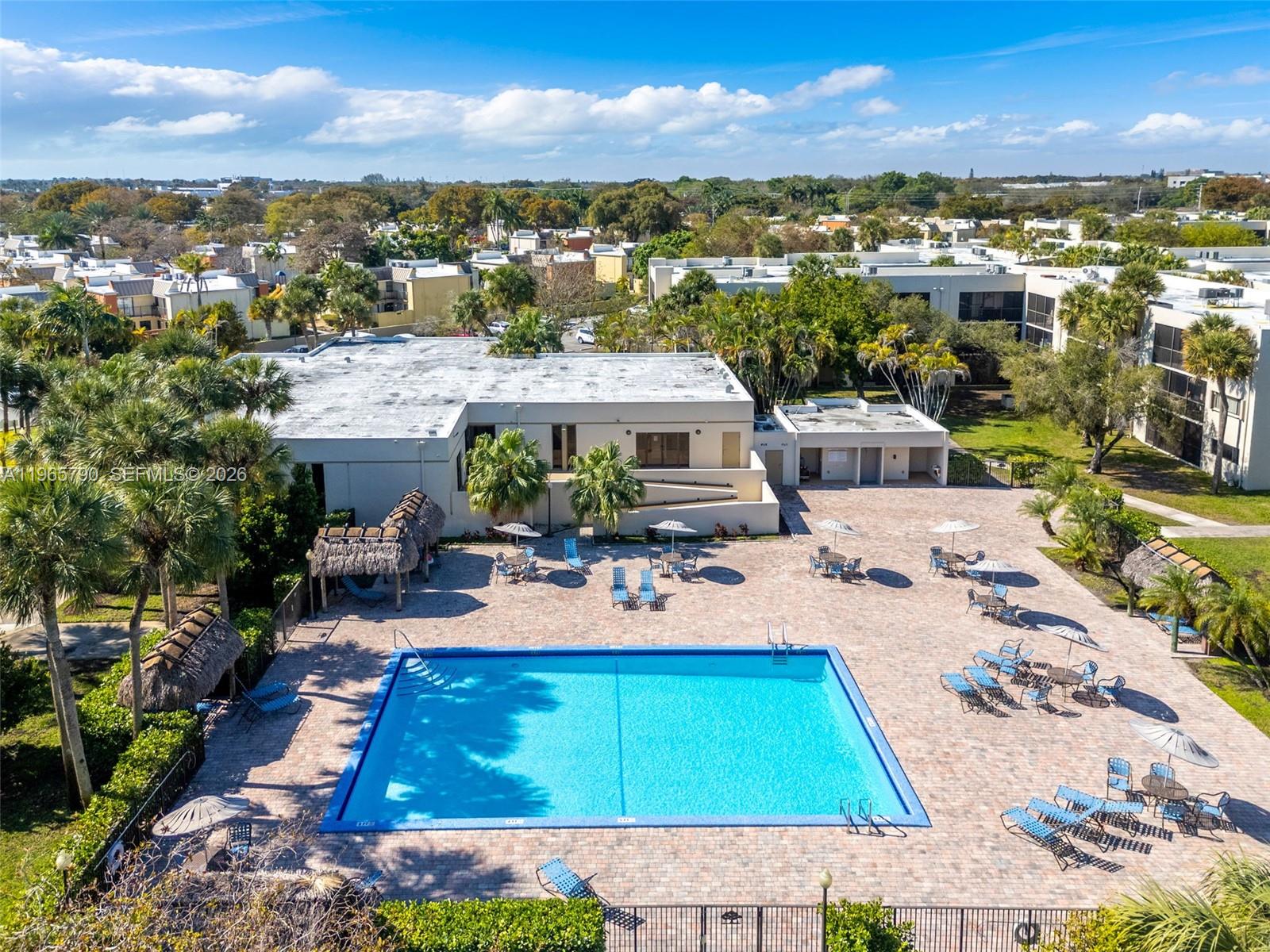 THE HORIZONS CONDO #3 - Residential