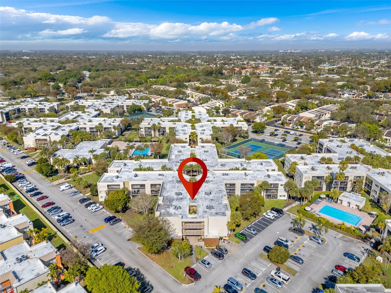 THE HORIZONS CONDO #3 - Residential