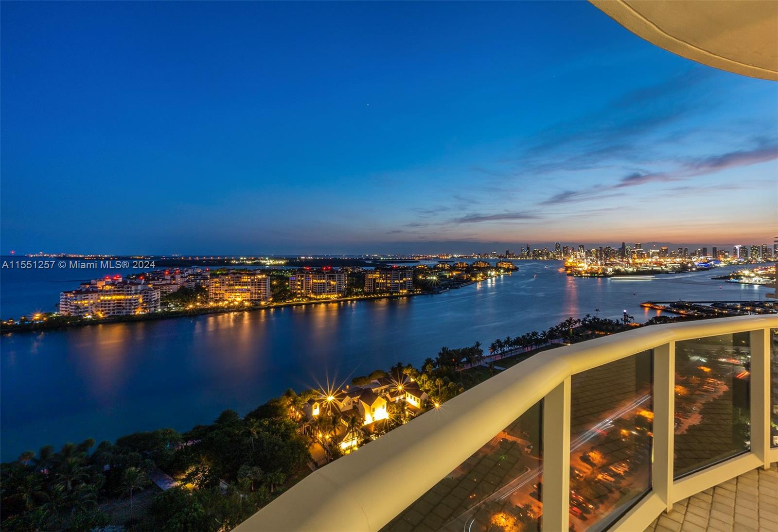 CONTINUUM ON SOUTH BEACH - Residential