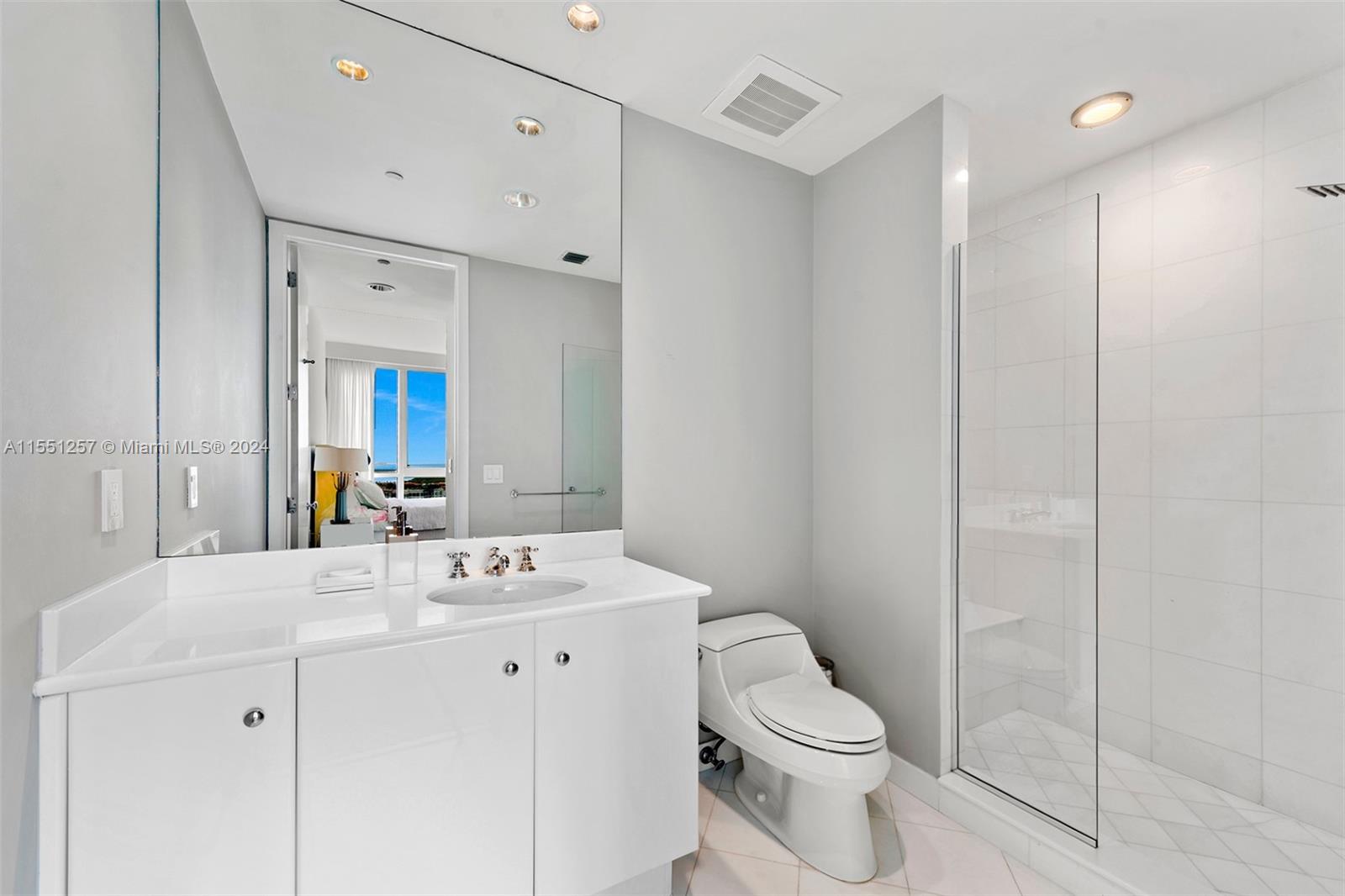 CONTINUUM ON SOUTH BEACH - Residential