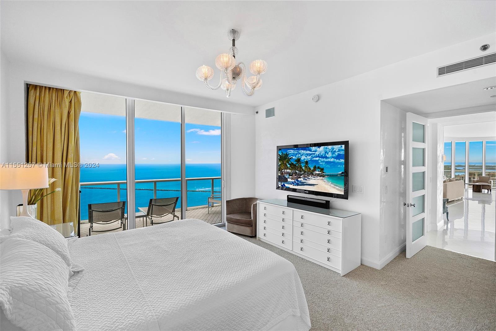 CONTINUUM ON SOUTH BEACH - Residential