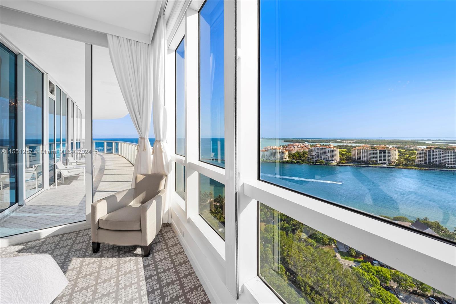 CONTINUUM ON SOUTH BEACH - Residential