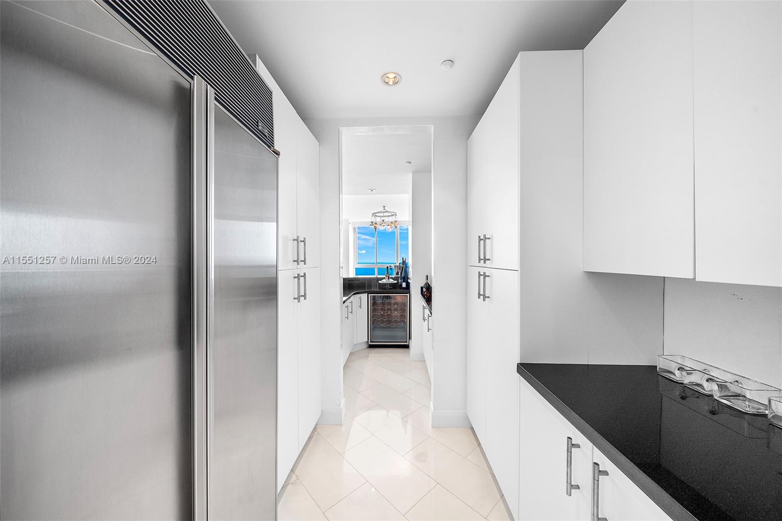 CONTINUUM ON SOUTH BEACH - Residential