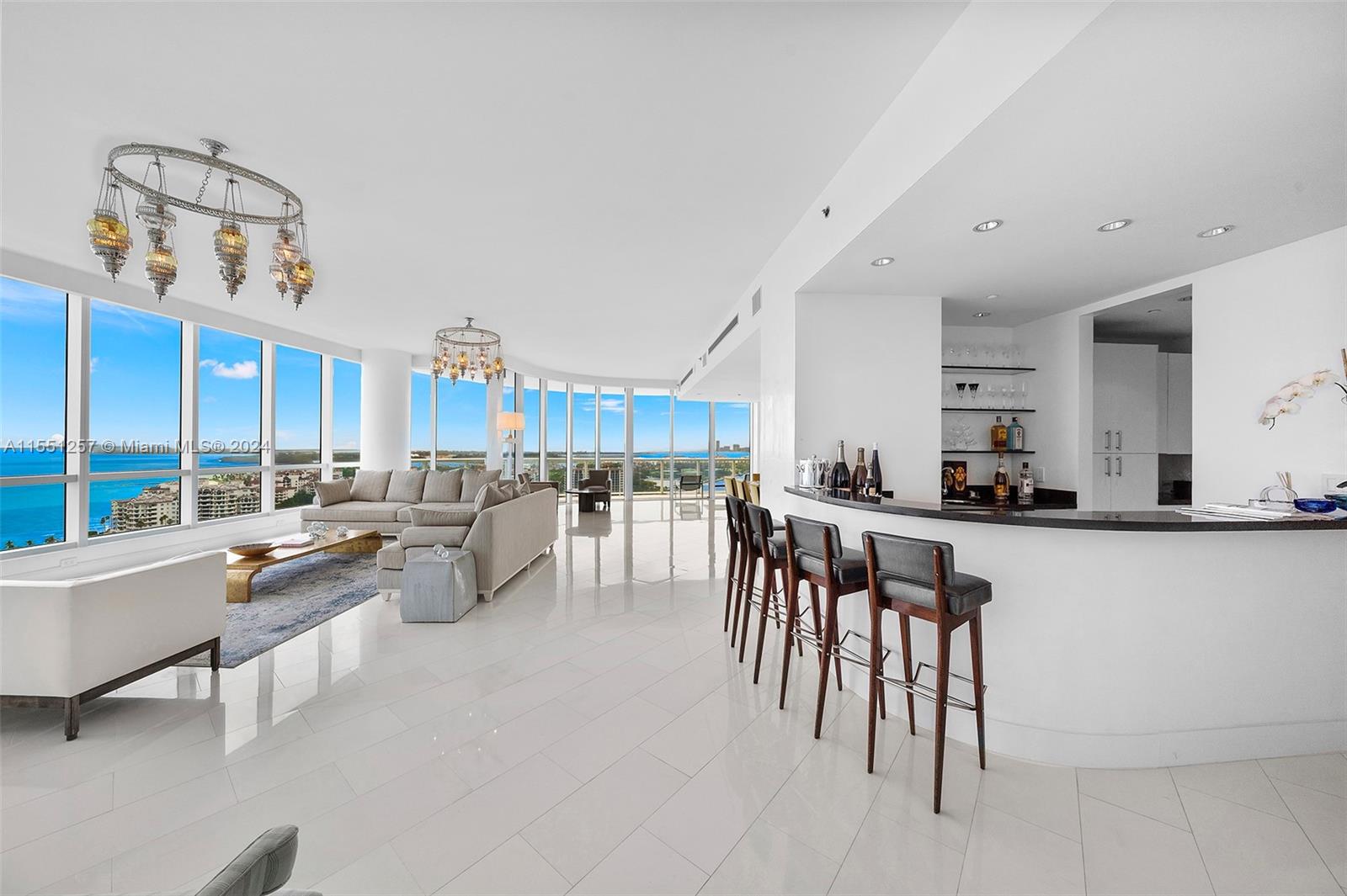 CONTINUUM ON SOUTH BEACH - Residential