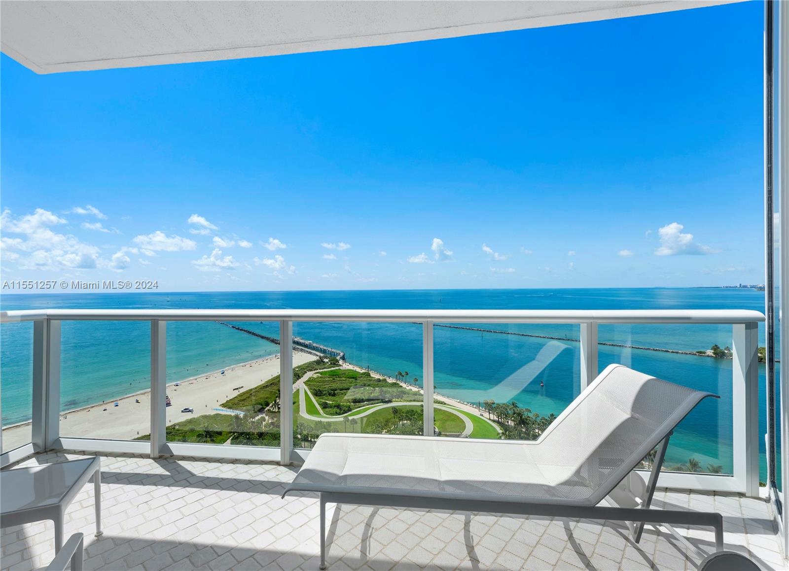 CONTINUUM ON SOUTH BEACH - Residential