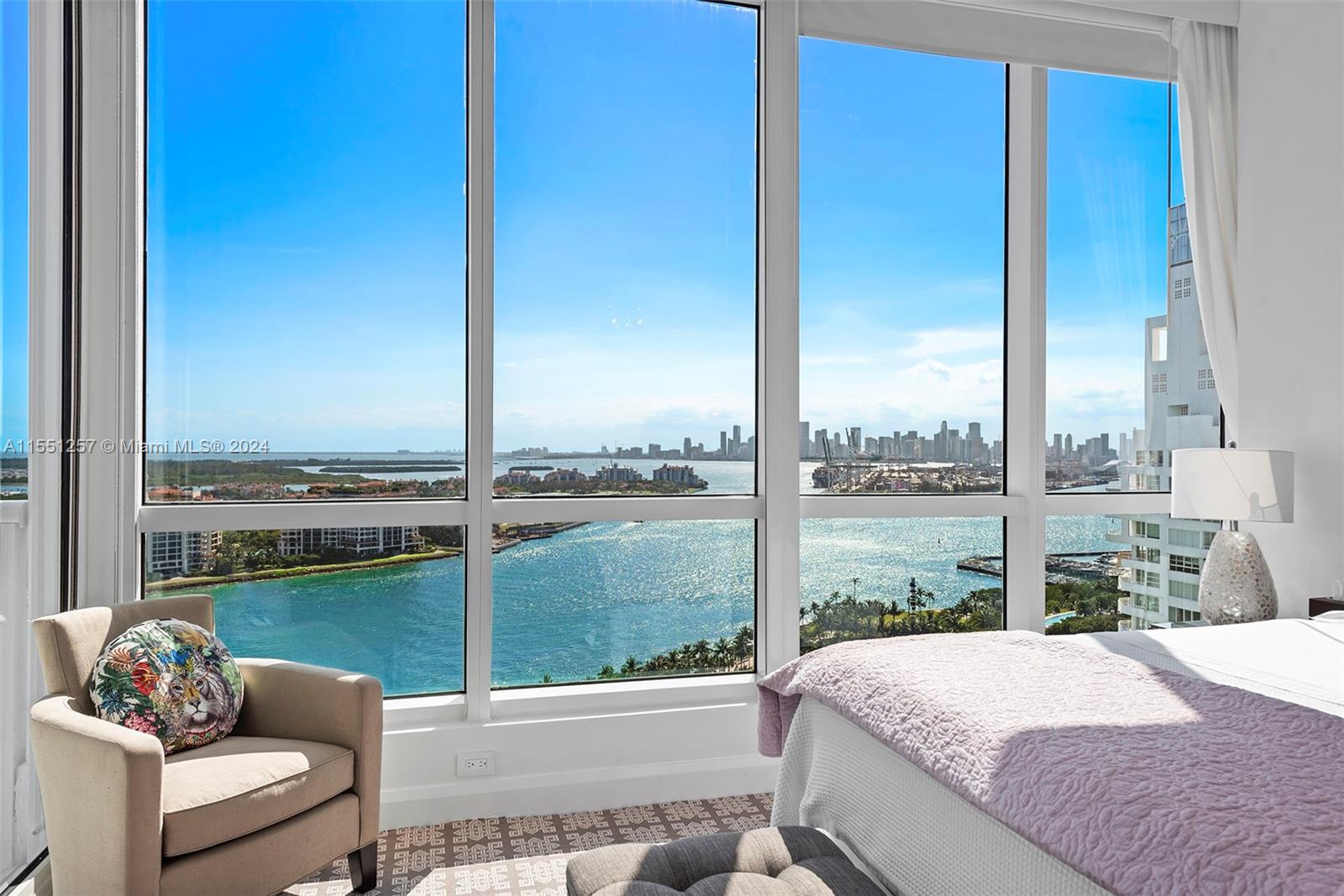 CONTINUUM ON SOUTH BEACH - Residential