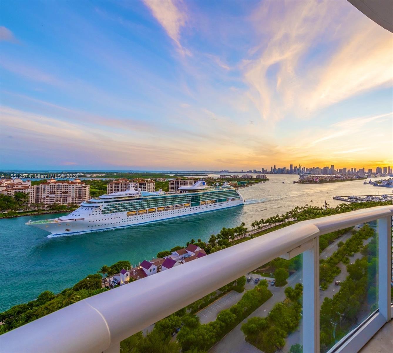 CONTINUUM ON SOUTH BEACH - Residential