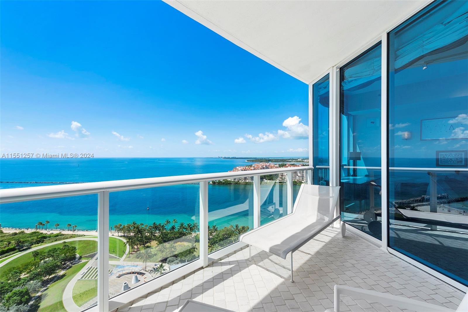 CONTINUUM ON SOUTH BEACH - Residential