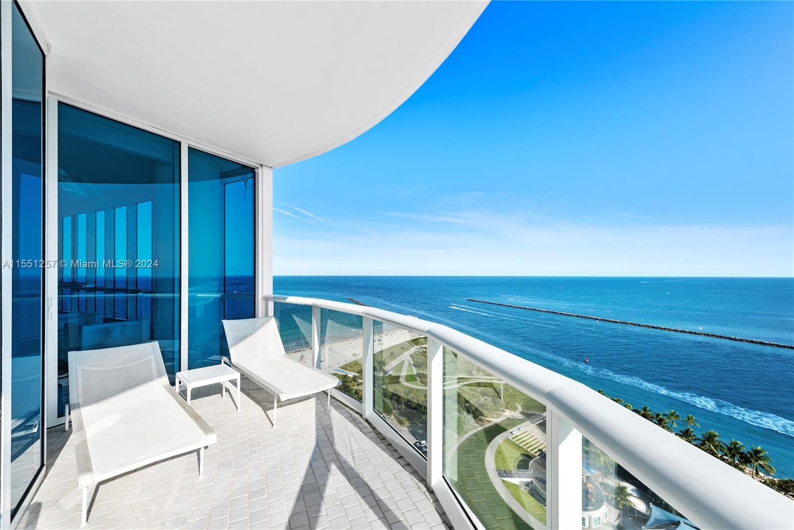 CONTINUUM ON SOUTH BEACH - Residential