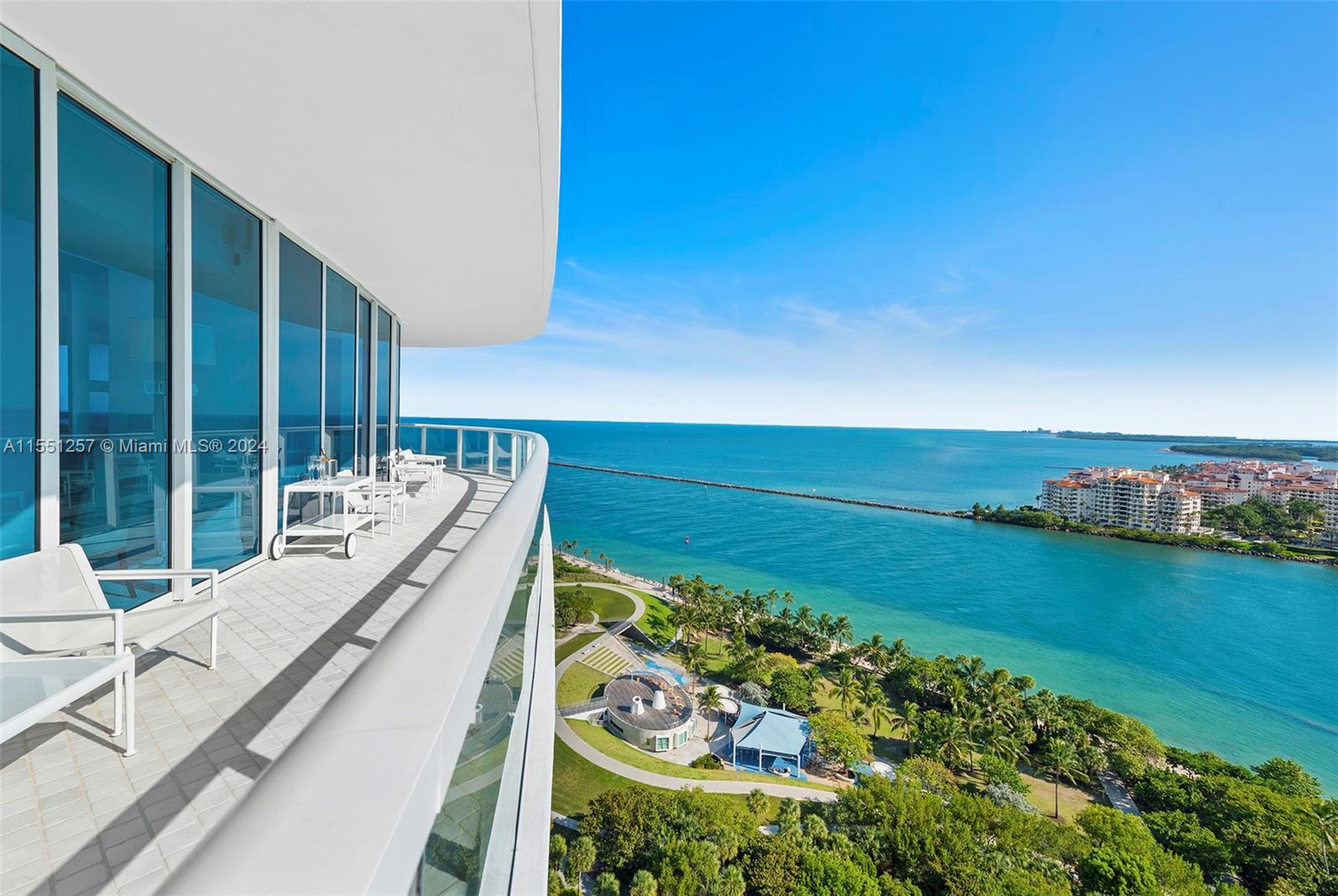 CONTINUUM ON SOUTH BEACH - Residential