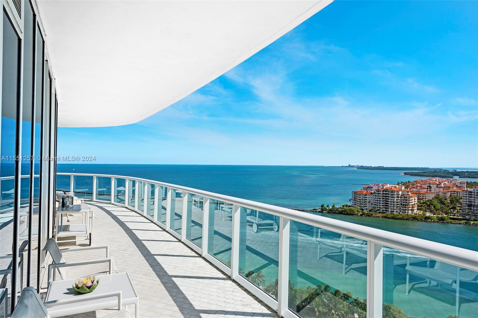 CONTINUUM ON SOUTH BEACH - Residential