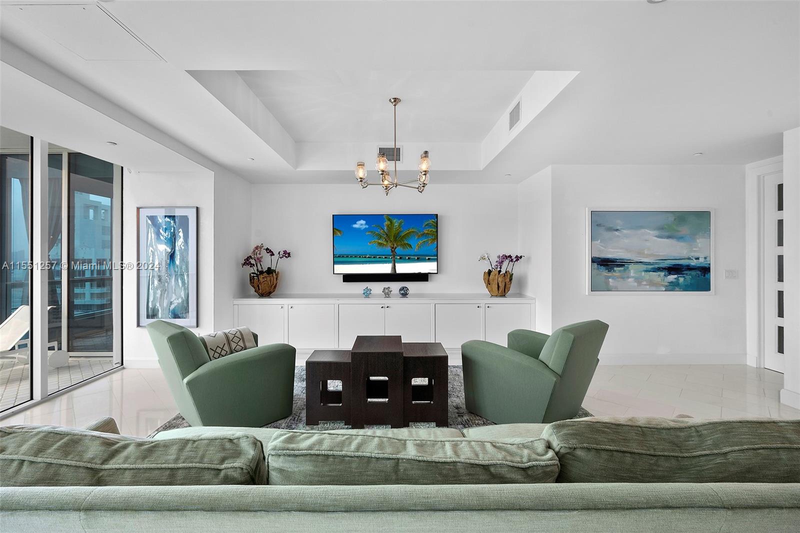 CONTINUUM ON SOUTH BEACH - Residential