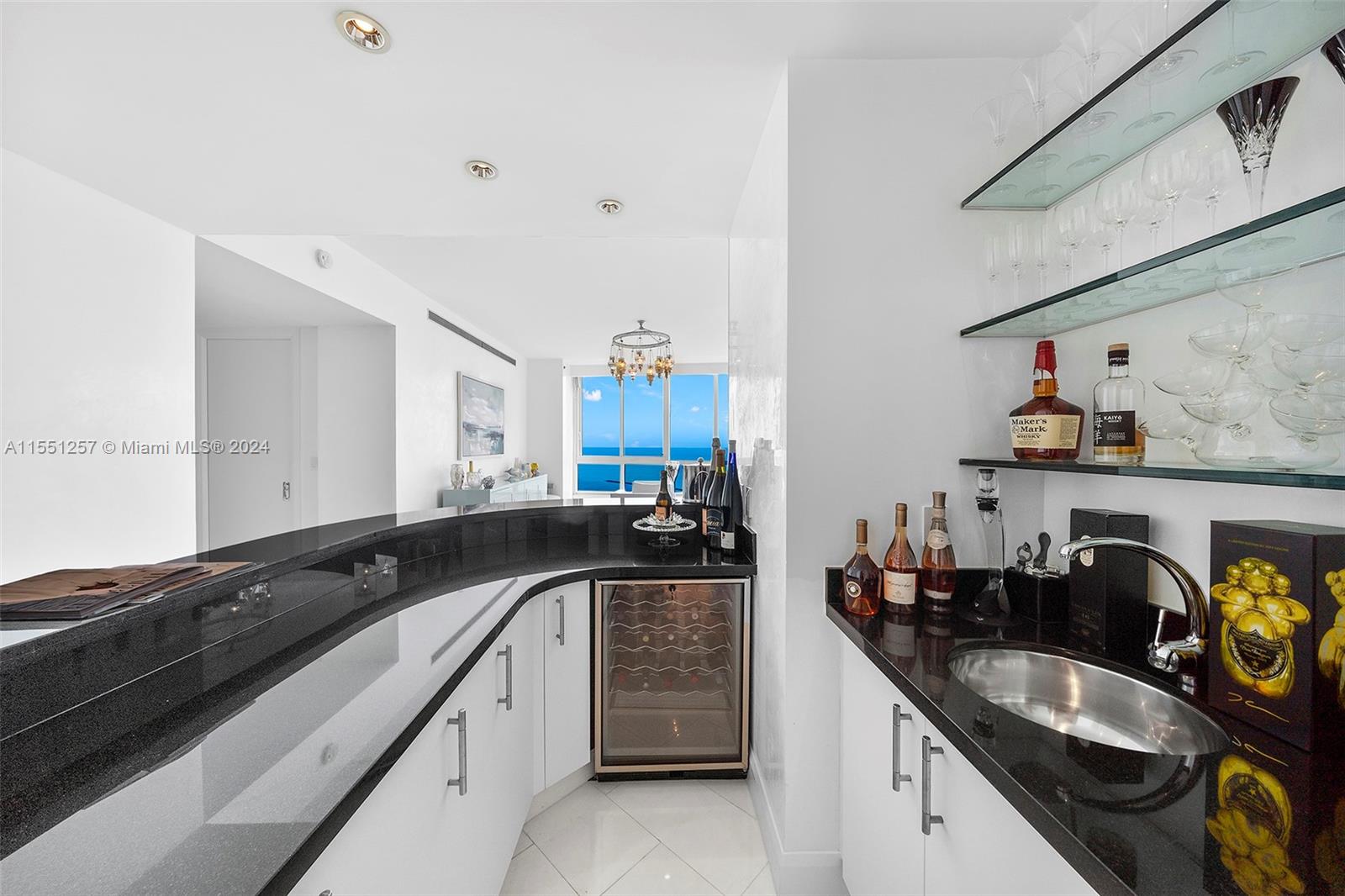 CONTINUUM ON SOUTH BEACH - Residential