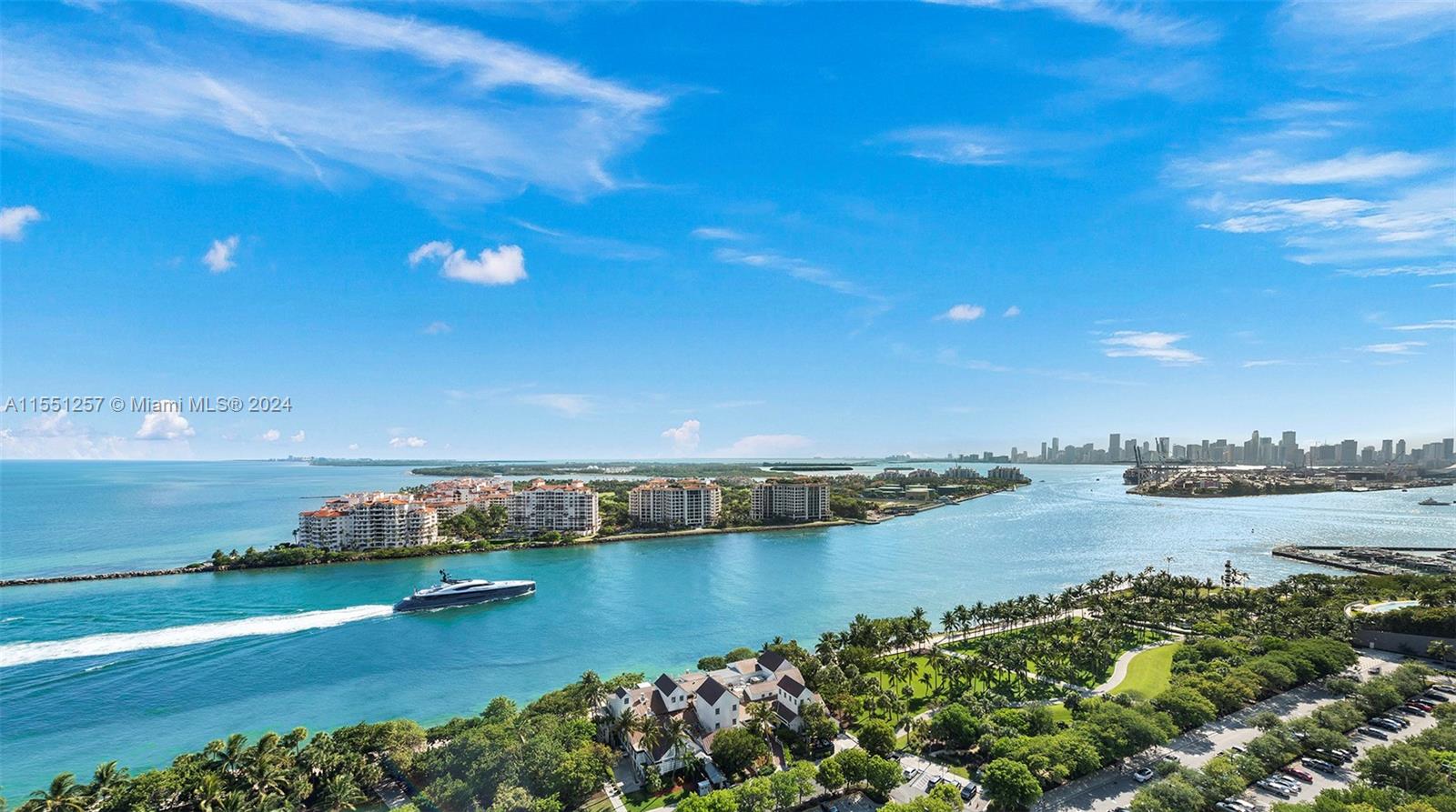 CONTINUUM ON SOUTH BEACH - Residential