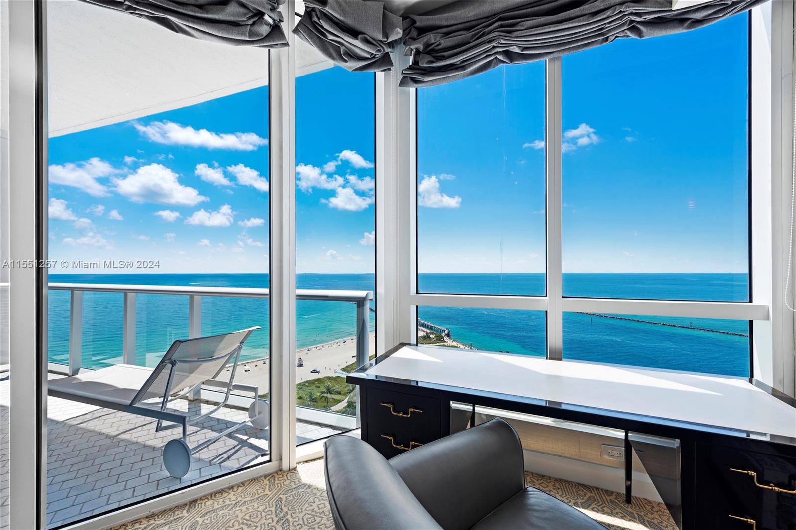 CONTINUUM ON SOUTH BEACH - Residential
