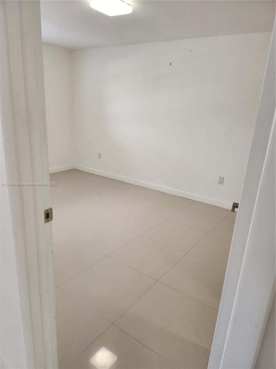 EASTVIEW VILLAS CONDO SOU - Residential Lease